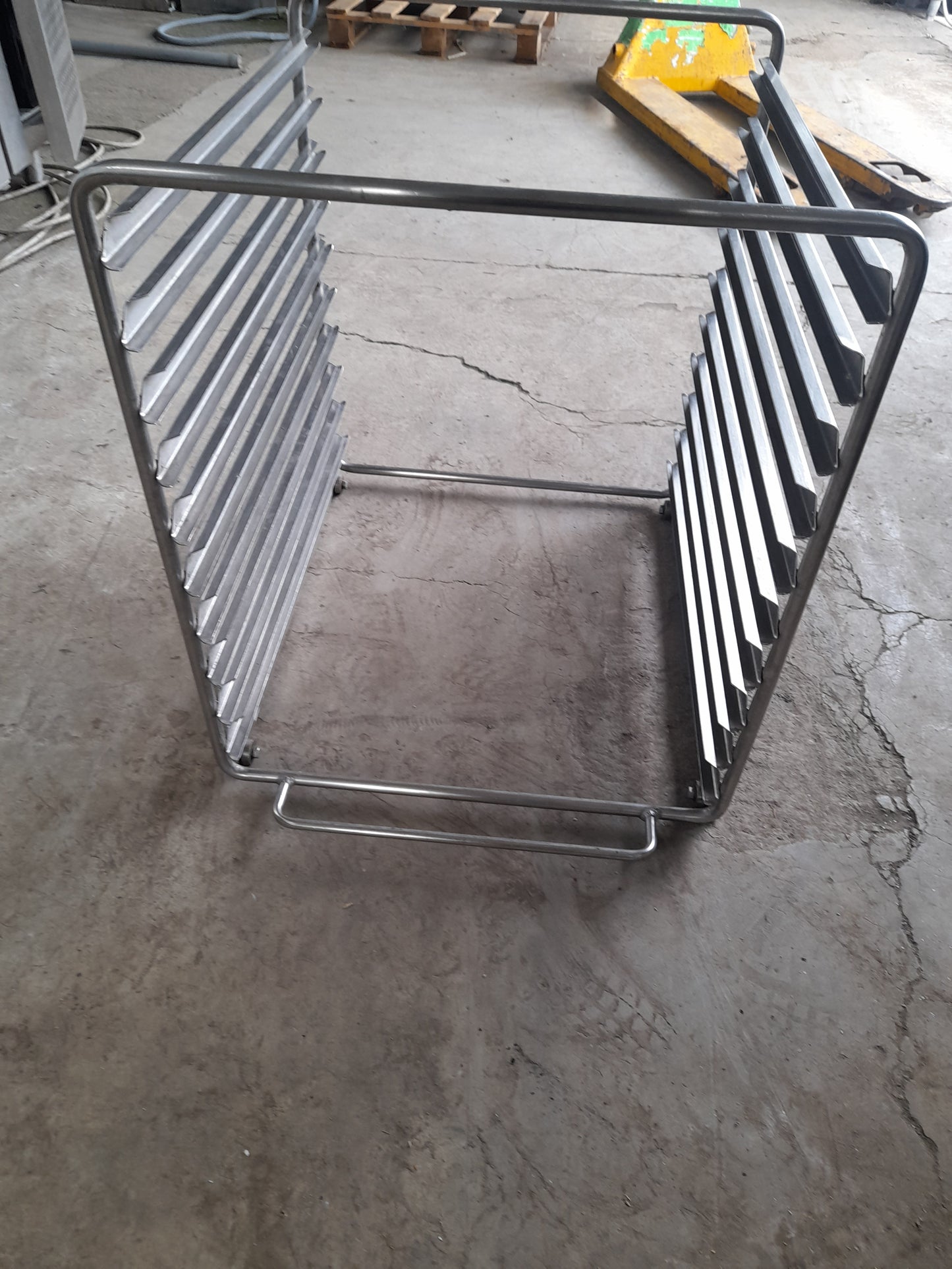 Abbattitore di temperatura usato 10 teglie 65x53 raggiunge i -21 molto potente corrente 380 v misure L 126 P 110 Alto 162 Attrezzatura da ristorazione usata Sd Service Store