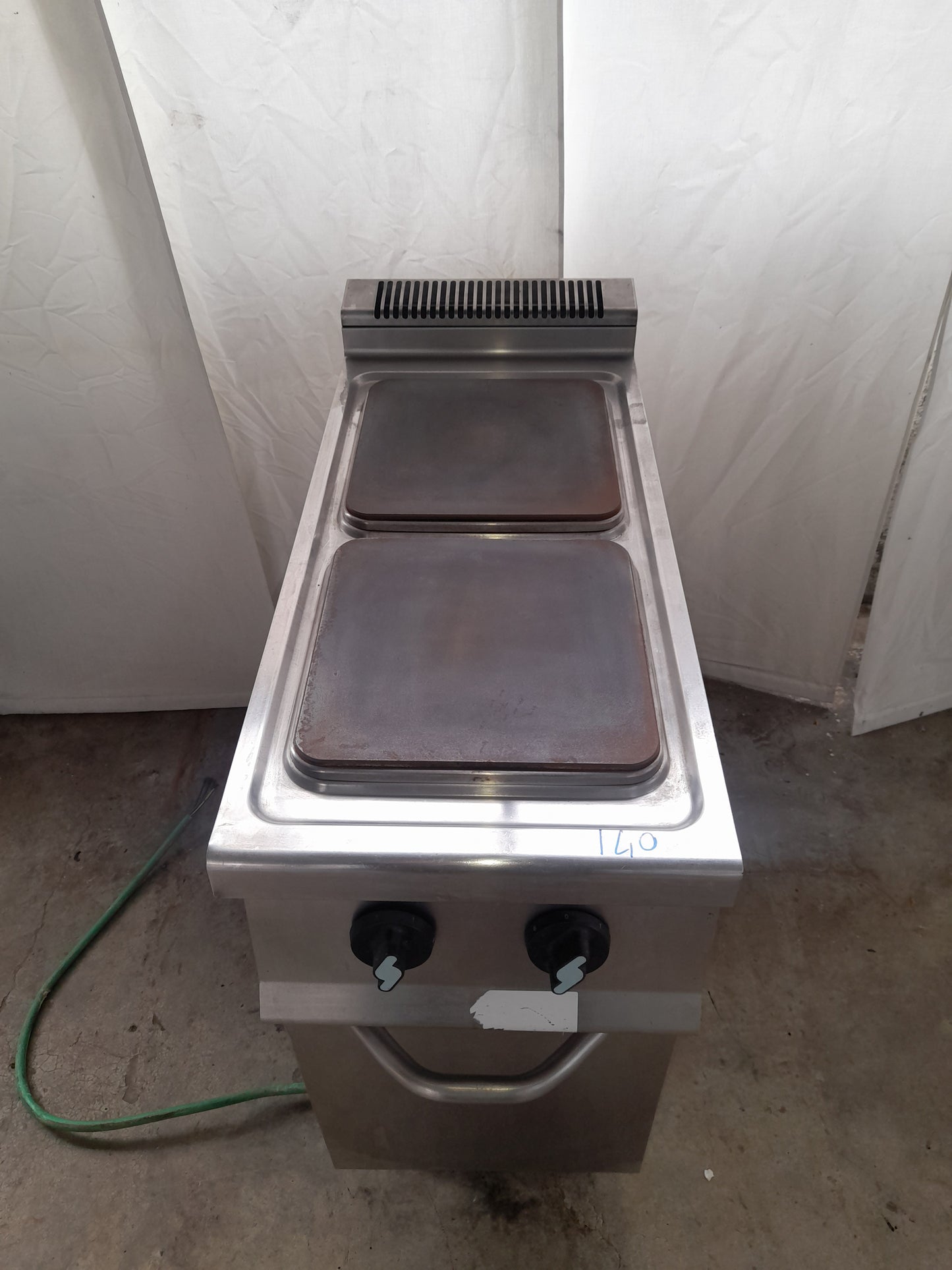 Cucina usata 2 piastre elettrica (380 V) (marca Silko) L 40 P 90 Alta 85 Attrezzatura da ristorazione usata Sd Service Store
