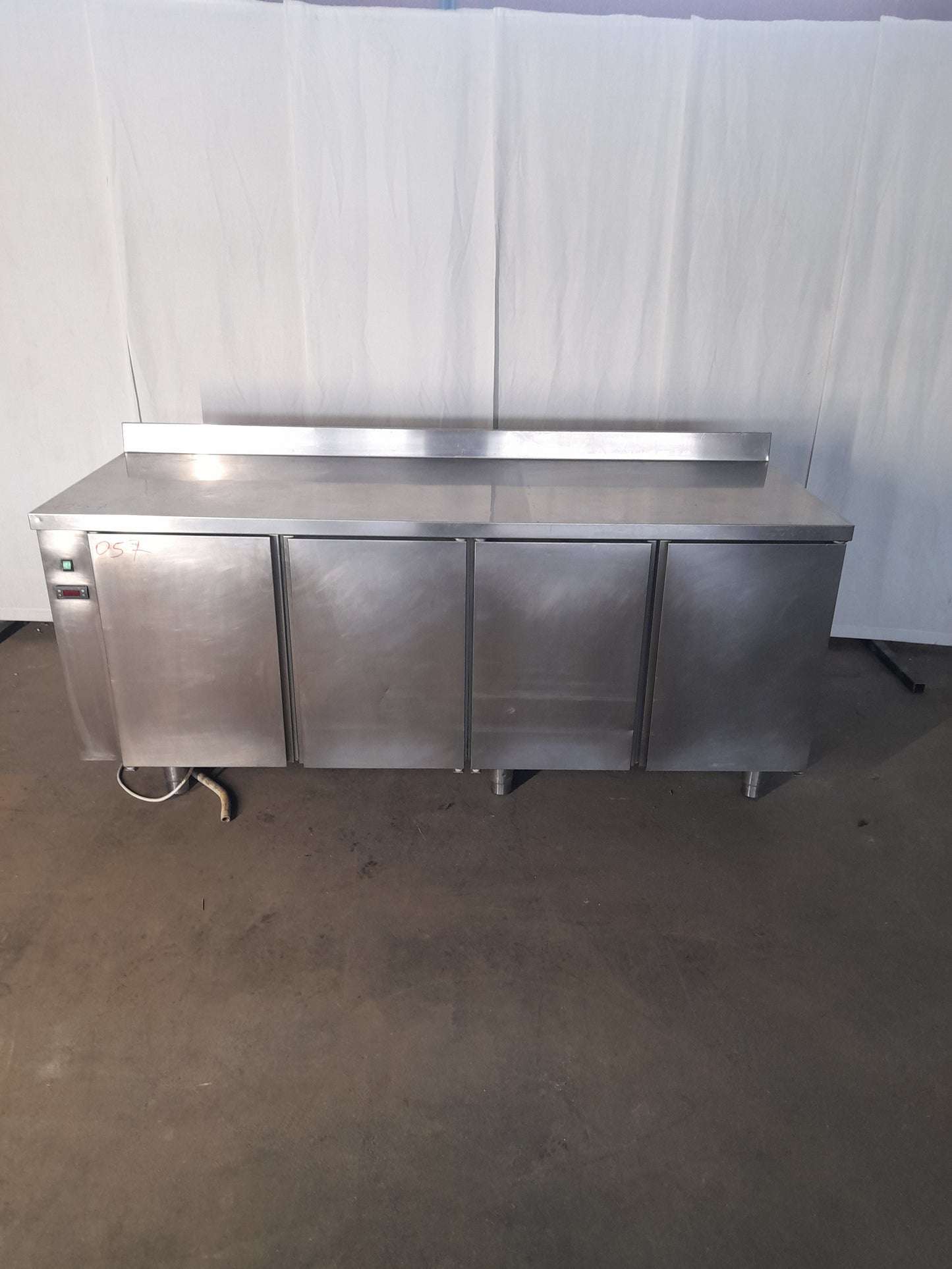 Banco frigorifero positivo usato in acciaio aisi 304 con 4 sportelli (motore remoto) L 196 P 70 Alto 85 Attrezzatura da ristorazione usata Sd Service Store
