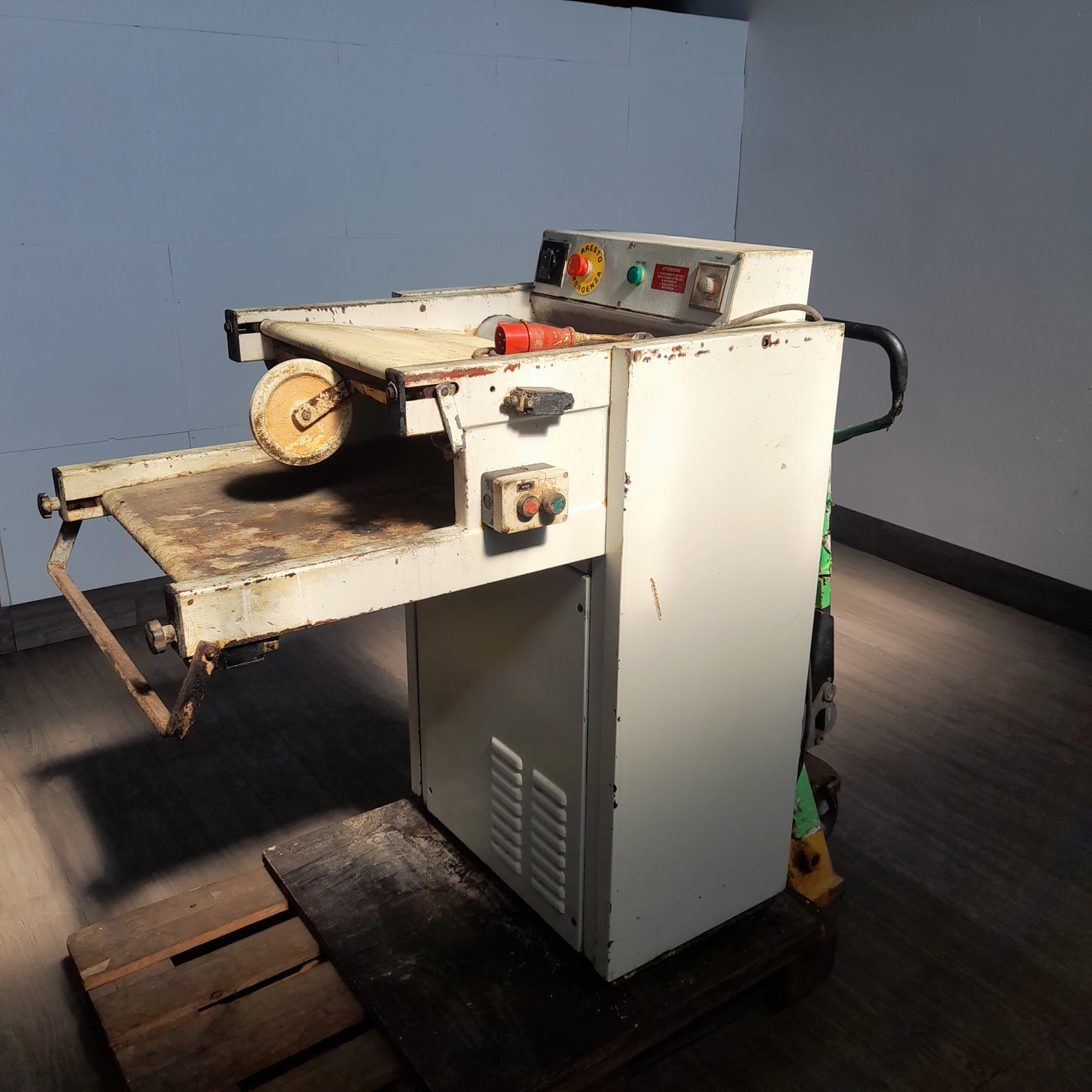 Rullo per pane usato largezza 50 corrente 380v (tappeto da sostituire) Attrezzatura da ristorazione usata Sd Service Store