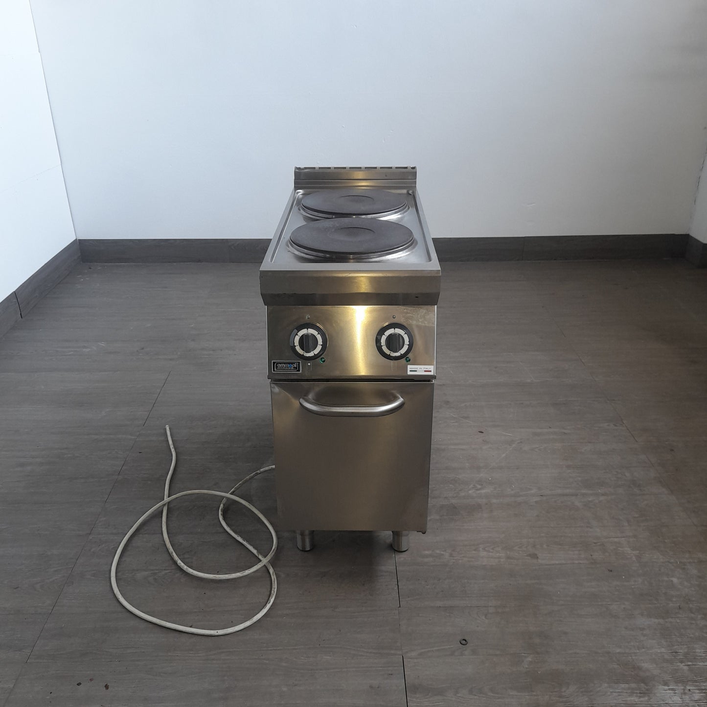 Cucina usata 2 piastre elettrica (380 V) L 40 P 90 Alta 85 Attrezzatura da ristorazione usata Sd Service Store