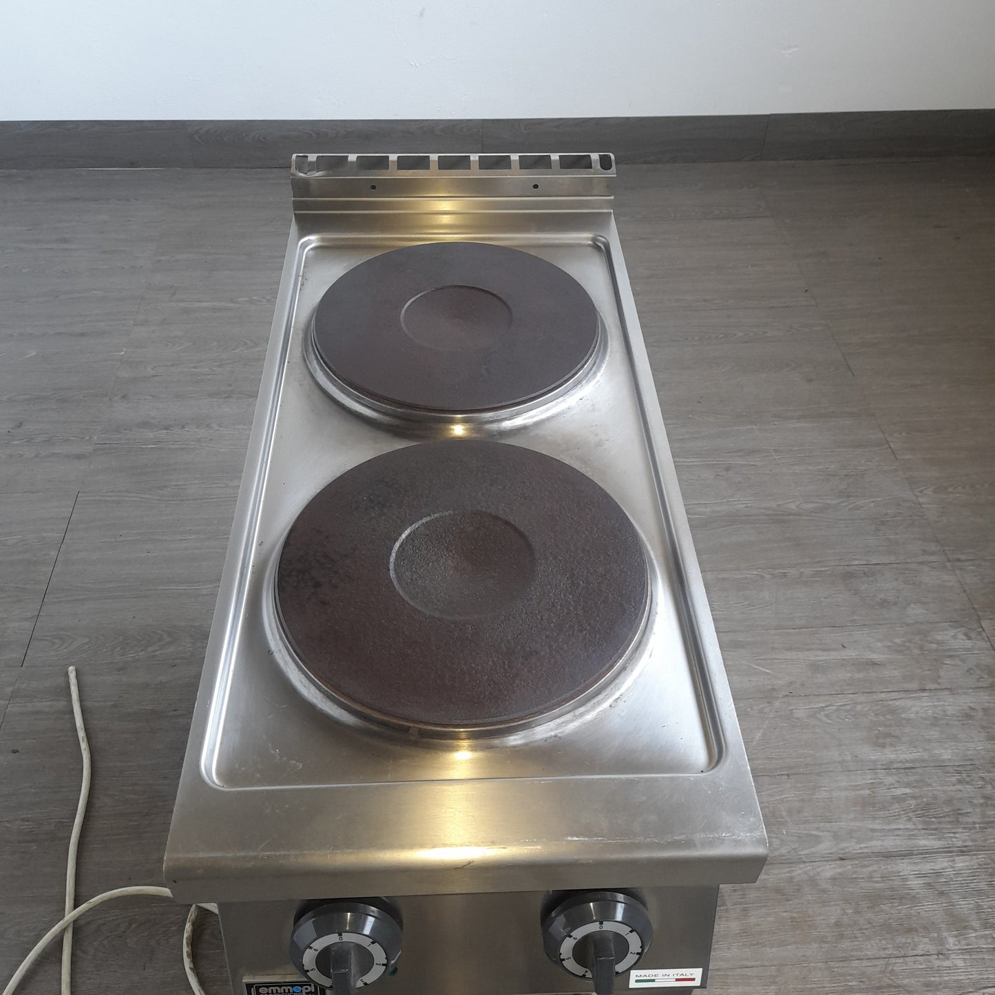 Cucina usata 2 piastre elettrica (380 V) L 40 P 90 Alta 85 Attrezzatura da ristorazione usata Sd Service Store