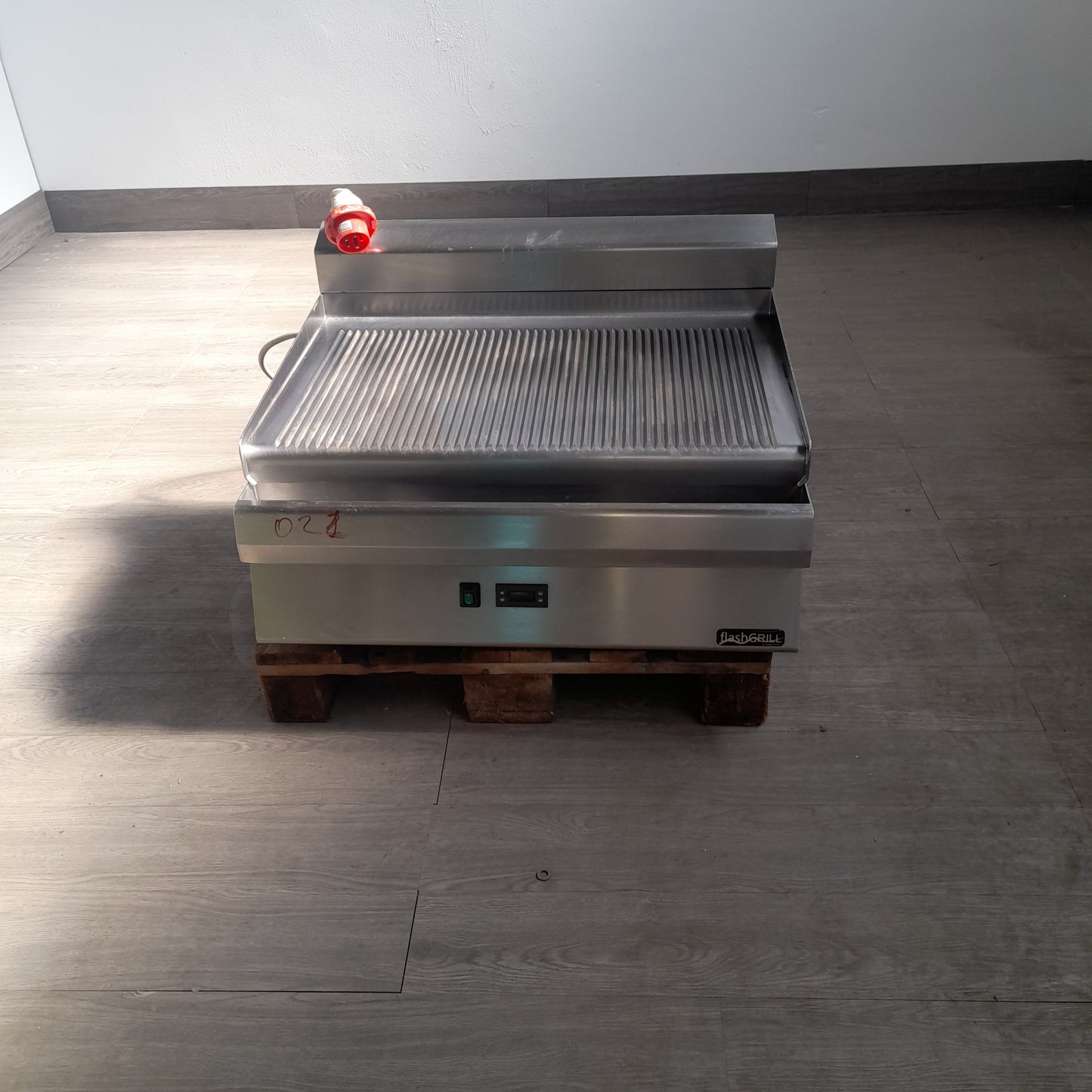 Piastra elettrica usata da appoggio (380 v) marca Flash Grill riscaldamento a olio (tutta rigata) misure L 80 P 75 alta 25 Attrezzatura da ristorazione usata Sd Service Store