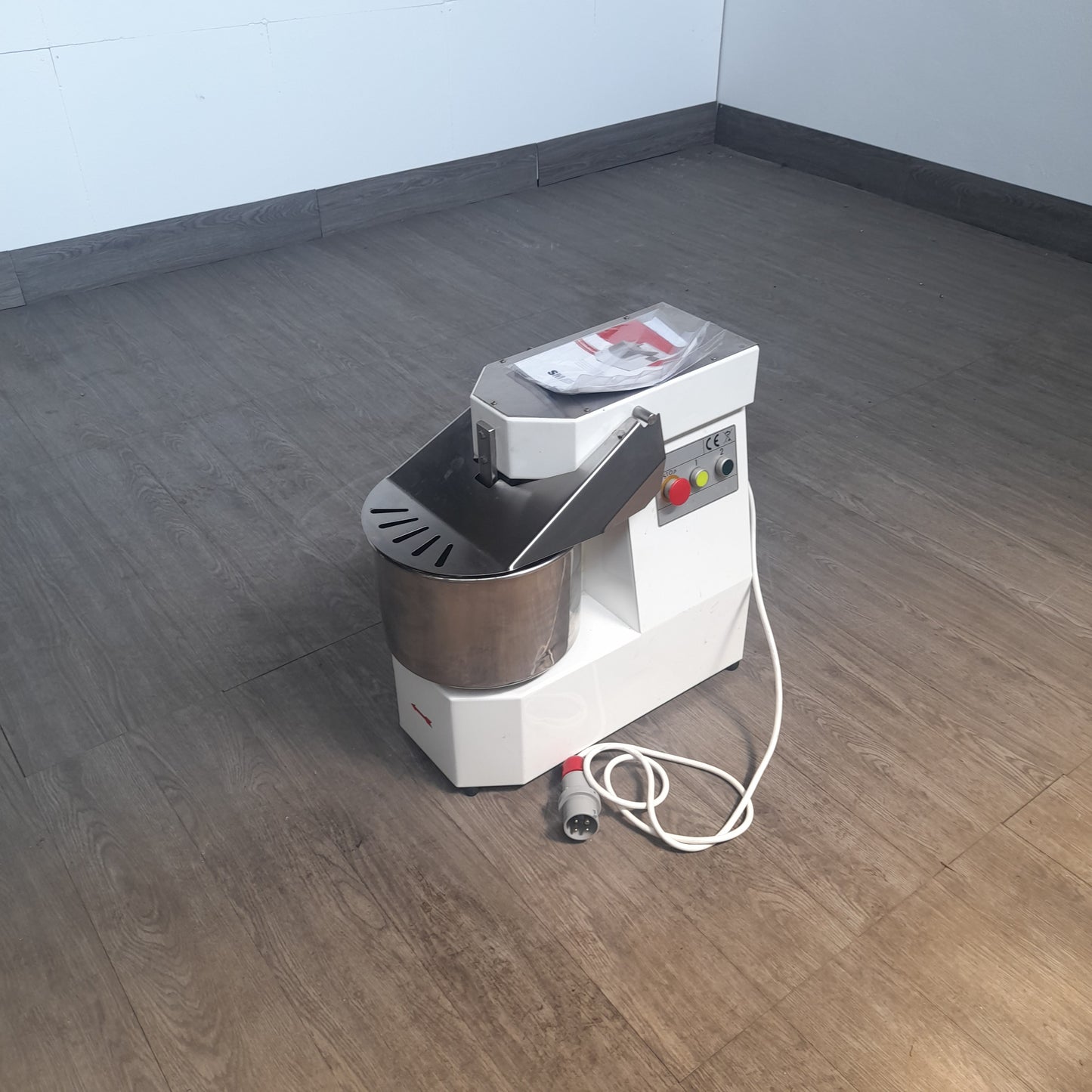 Impastatrice usata a spirale 8 kg (10 LT) 2 velocità pari al nuovo Attrezzatura da ristorazione usata Sd Service Store
