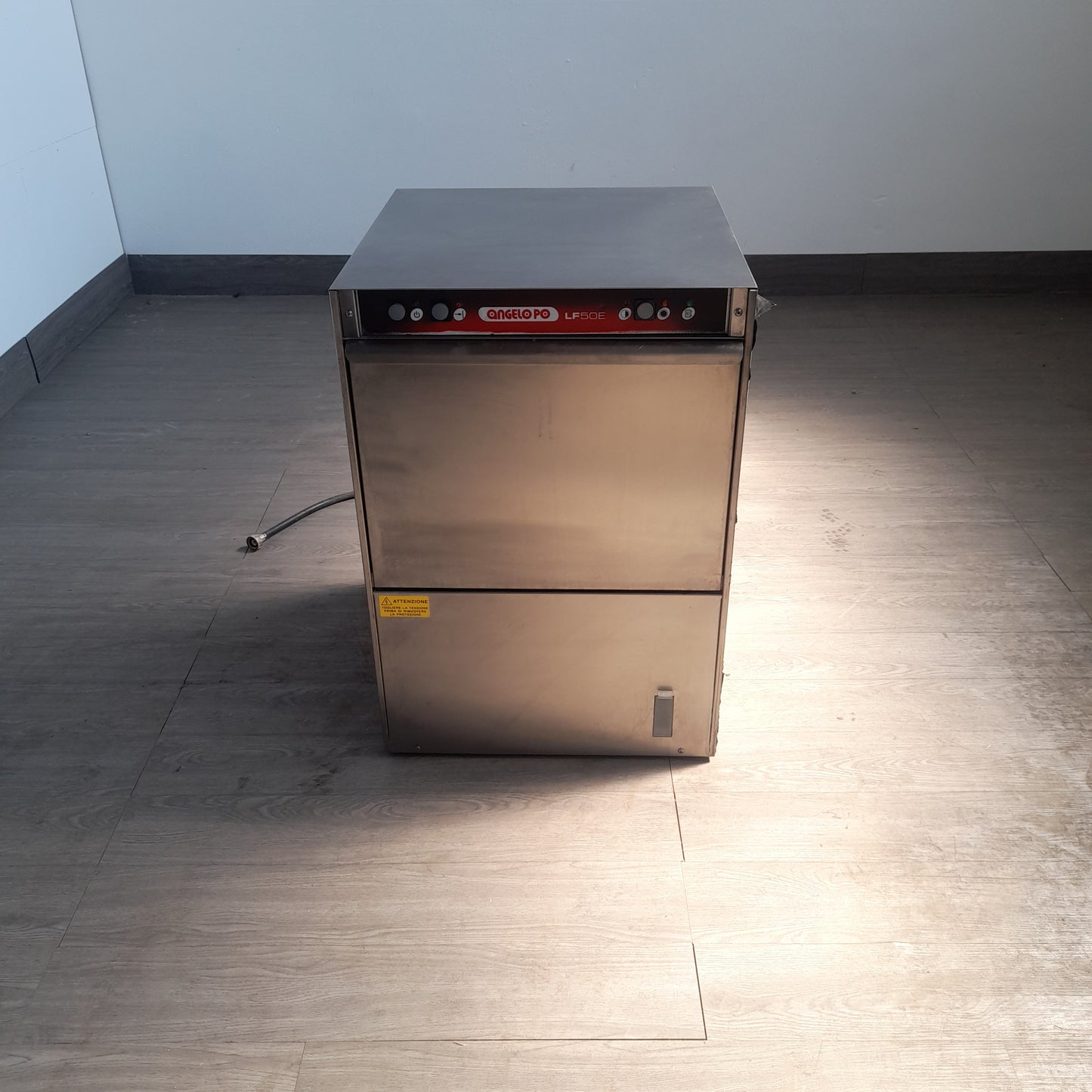 Lavastoviglie usata marca Angelo Po 380v ( cesto 50x 50 cm ) Misure L 60 P 60 Alta 85 Attrezzatura da ristorazione usata Sd Service Store