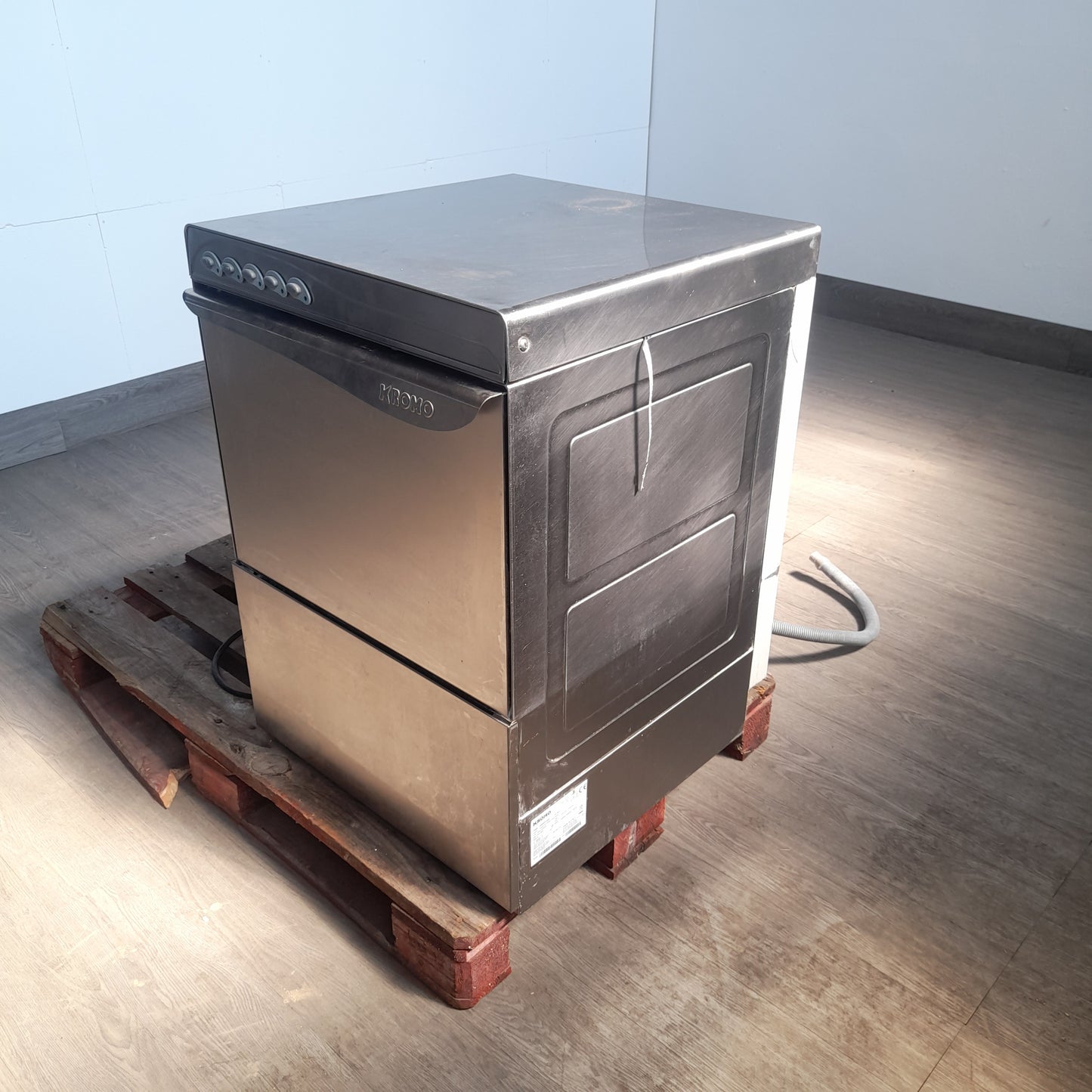 Lavastoviglie usata marca Kromo 220v ( cesto 50x 50 cm ) Misure L 60 P 60 Alta 84 Attrezzatura da ristorazione usata Sd Service Store
