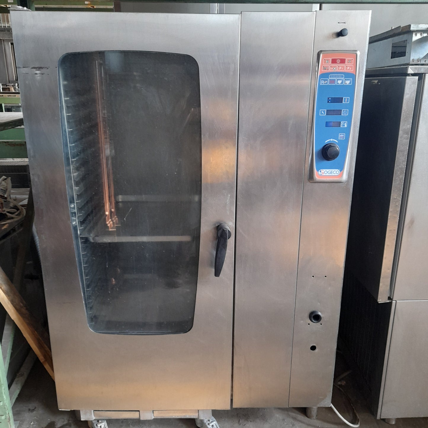 Forno per ristorante a gas (marca SOGECO) CARRELLO ESTRAIBILE. (da sostituire sonda al cuore) Attrezzatura da ristorazione usata Sd Service Store