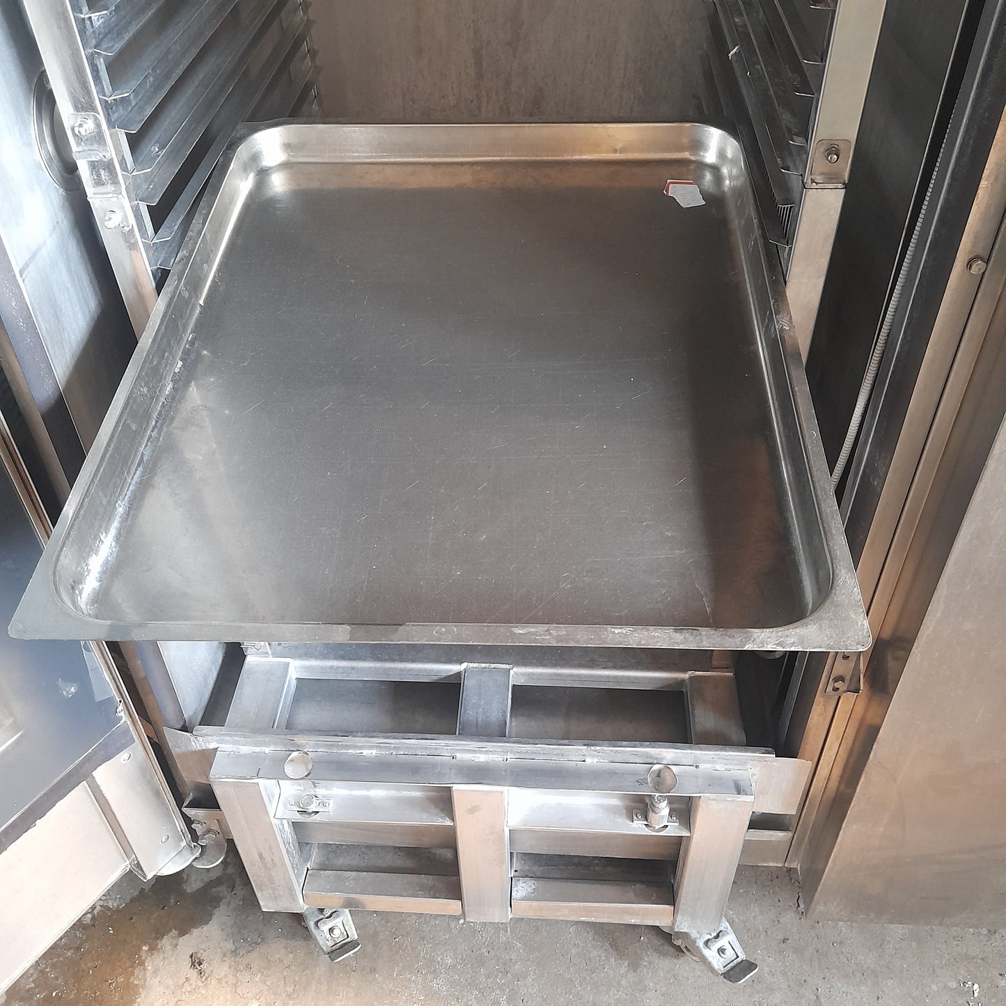 Forno per ristorante a gas (marca SOGECO) CARRELLO ESTRAIBILE. (da sostituire sonda al cuore) Attrezzatura da ristorazione usata Sd Service Store