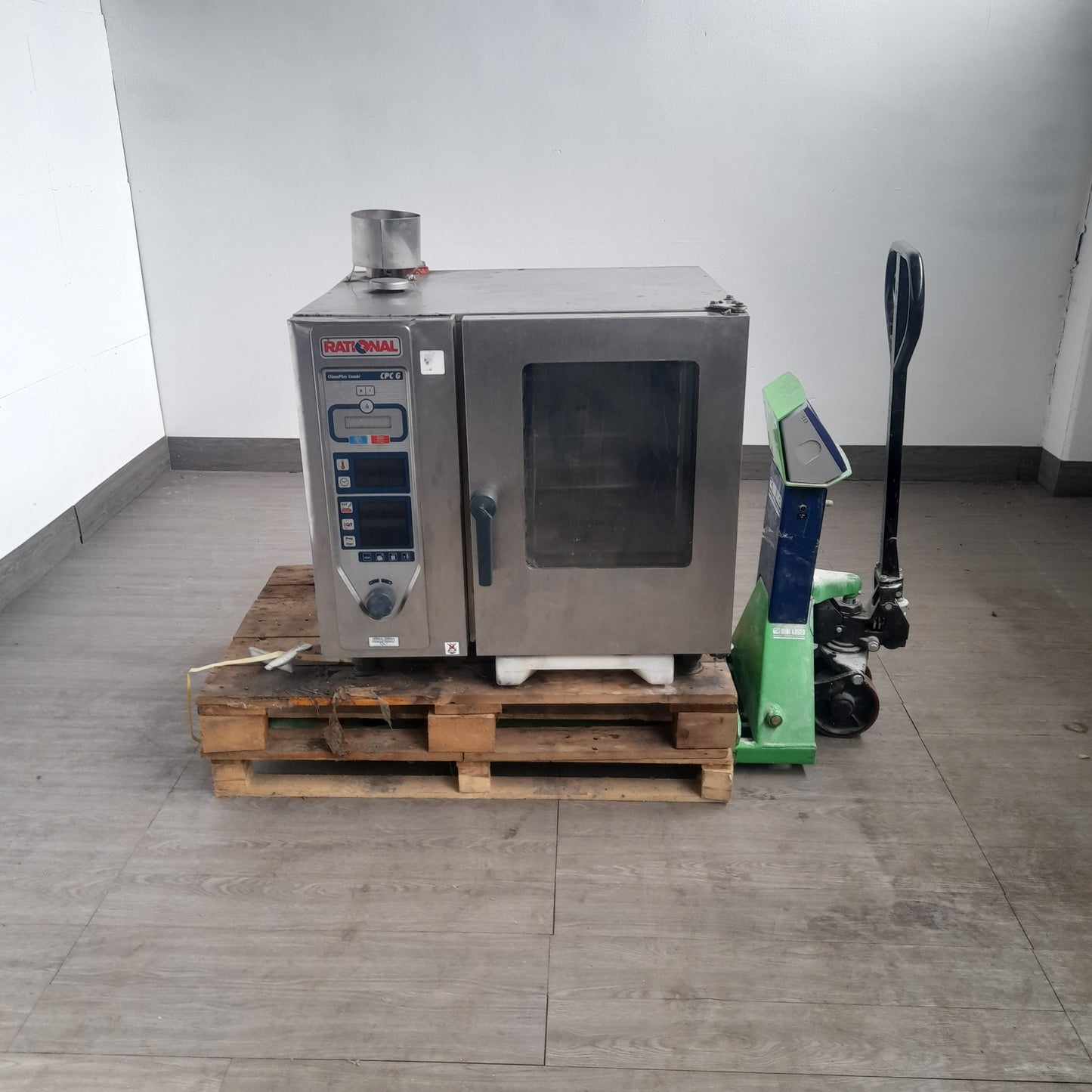 Forno rational Gas (non funzionante) e stato acceso dal tecnico manualmente e si accende Attrezzatura da ristorazione usata Sd Service Store
