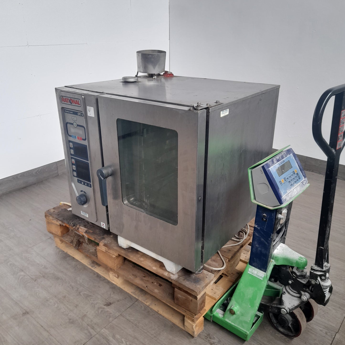 Forno rational Gas (non funzionante) e stato acceso dal tecnico manualmente e si accende Attrezzatura da ristorazione usata Sd Service Store
