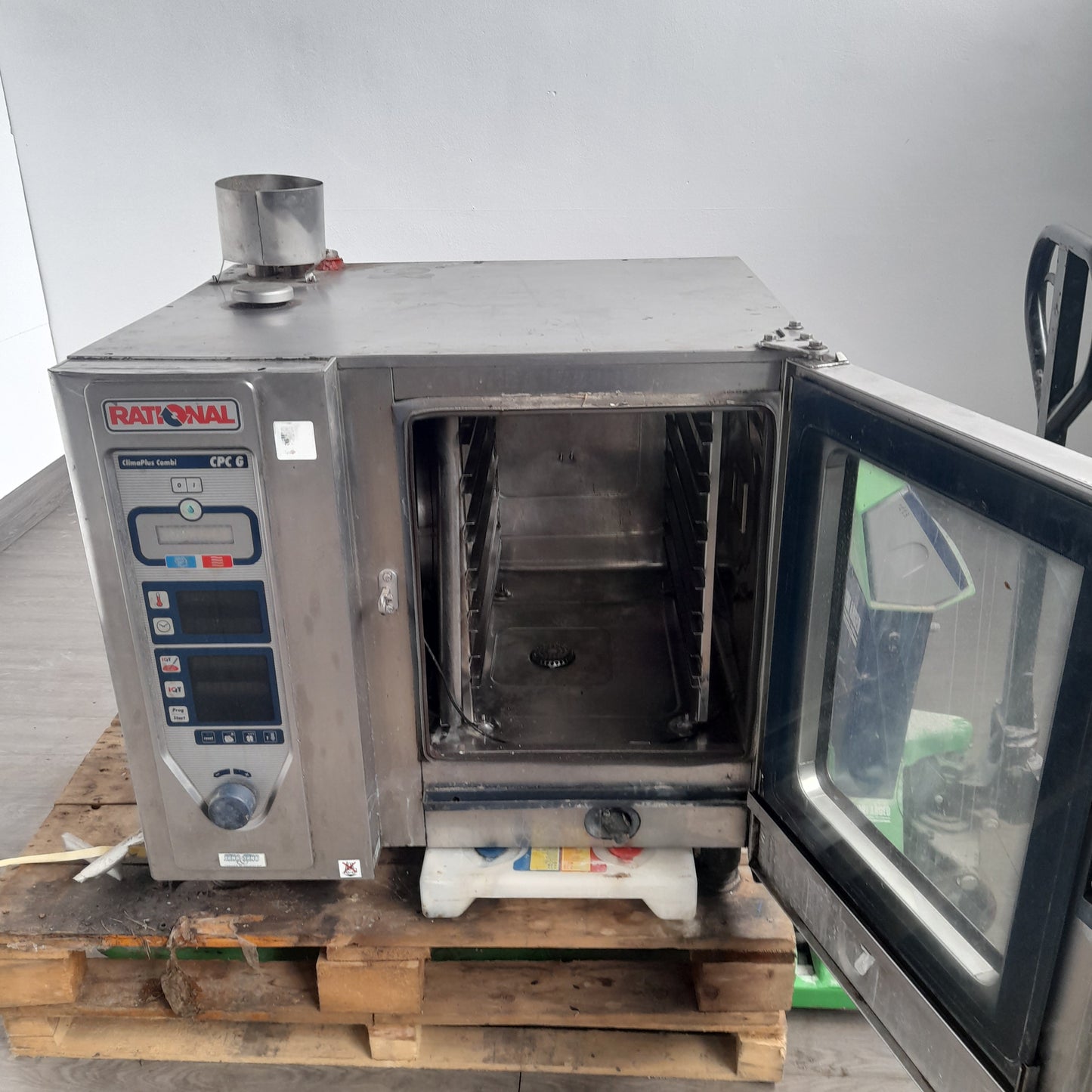 Forno rational Gas (non funzionante) e stato acceso dal tecnico manualmente e si accende Attrezzatura da ristorazione usata Sd Service Store