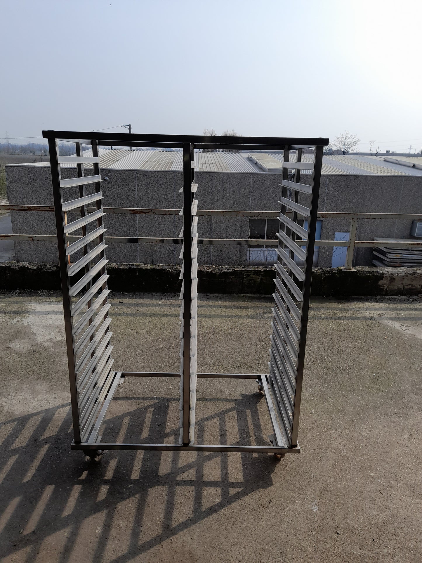 Carrello portateglie doppio usato con ruote in acciaio inox aisi 304 Attrezzatura da ristorazione usata Sd Service Store