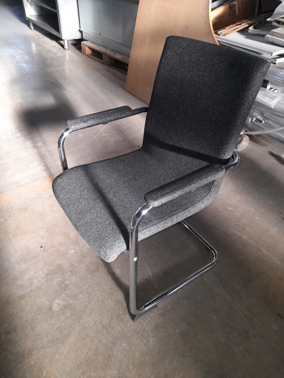 Sedia per ufficio usata in tessuto grigio, altezza non regolabile Ristorazione Sd Service Store