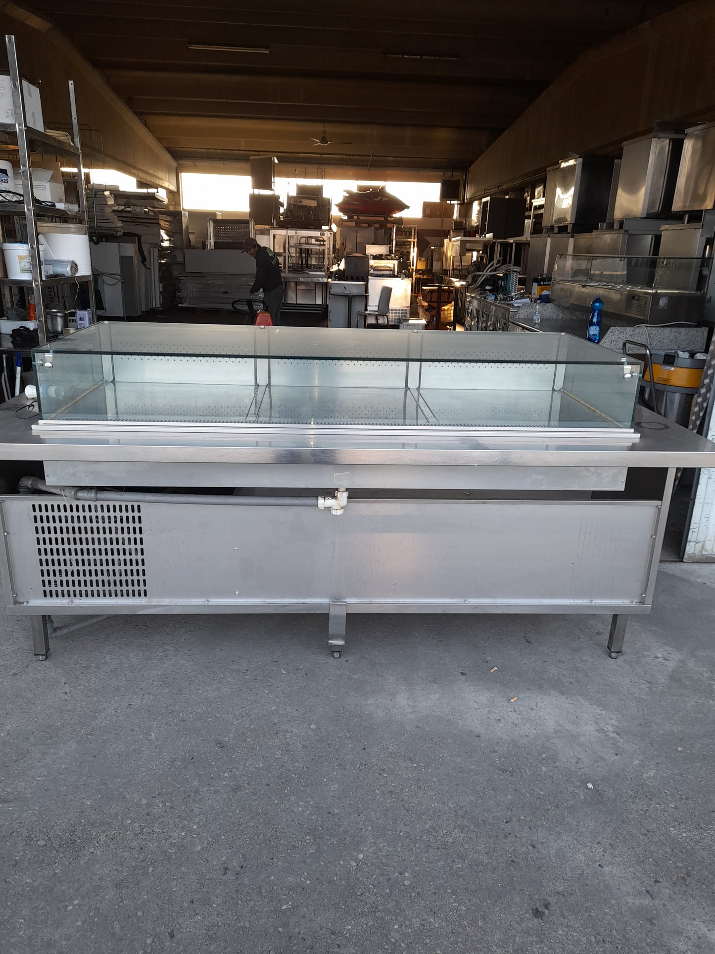 Banco espositore refrigerato usato in acciaio aisi 304 con 3 casssetti e 3 sportelli (motore a bordo) Attrezzatura da ristorazione usata Sd Service Store