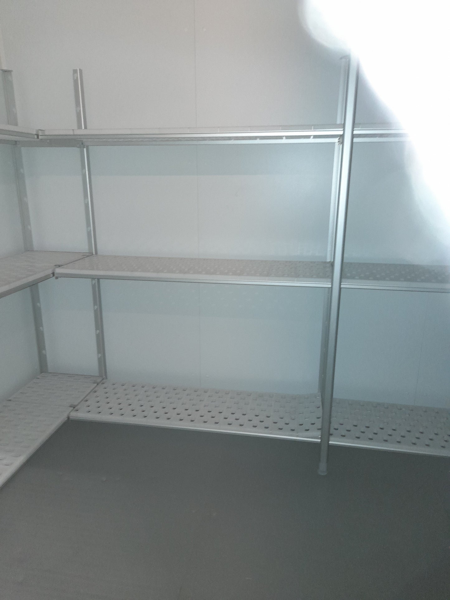 Cella Negativa usata (anno 2015) con scaffalatura interna (gas a norma , recuperato all'interno del compressore) Attrezzatura da ristorazione usata Sd Service Store