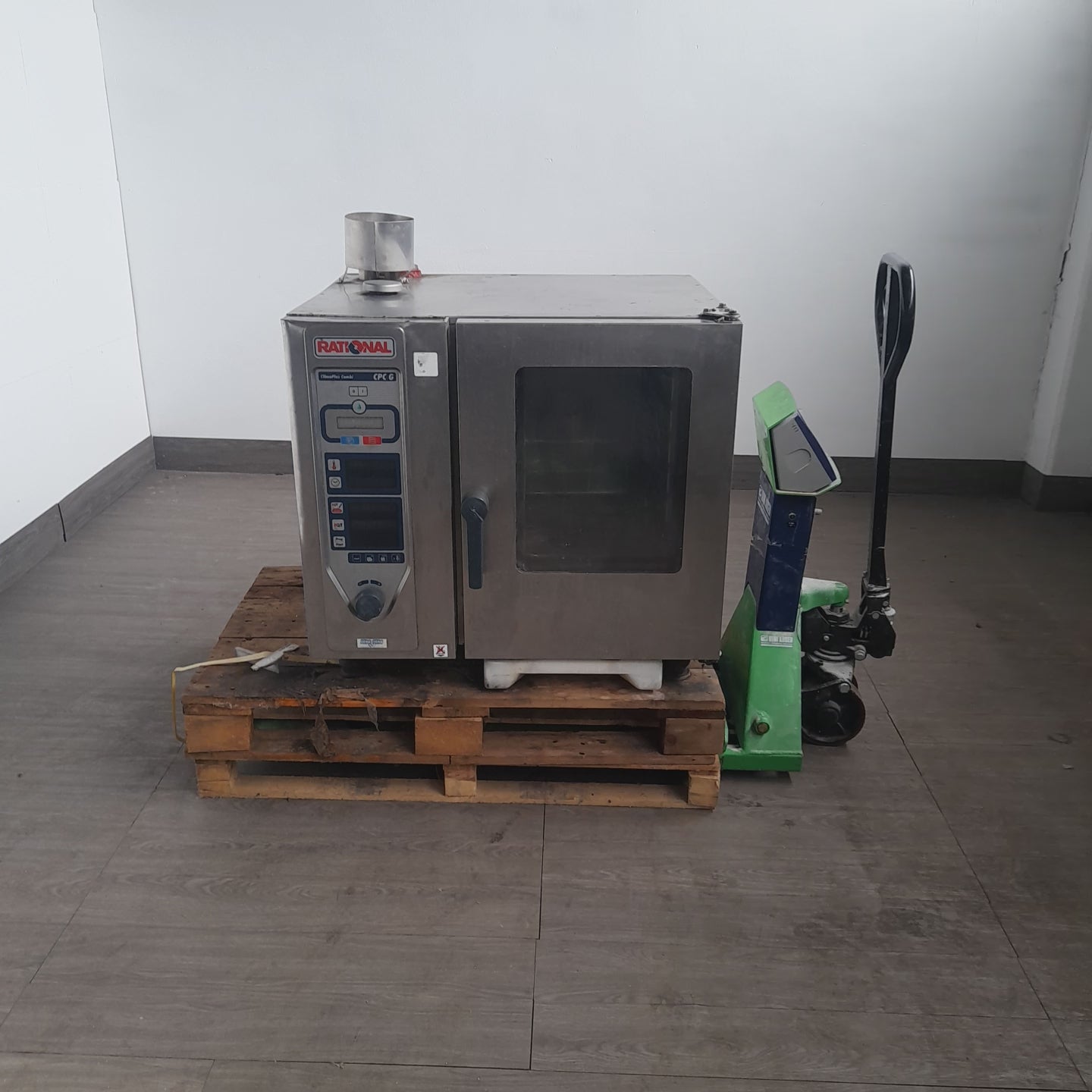 Forno rational Gas (non funzionante) e stato acceso dal tecnico manualmente e si accende Attrezzatura da ristorazione usata Sd Service Store