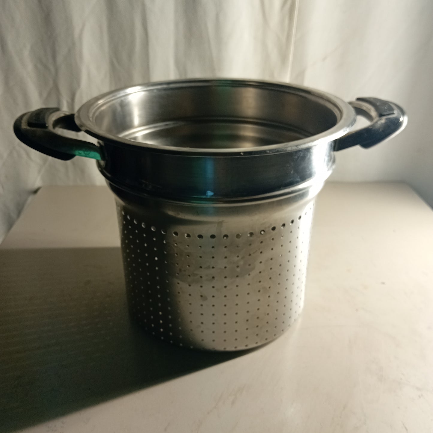 Pentola usata in acciaio inox 18/10 a induzione, con scolapasta, diametro 28cm, altezza 22cm, marca Mondial Casa Ristorazione Sd Service Store
