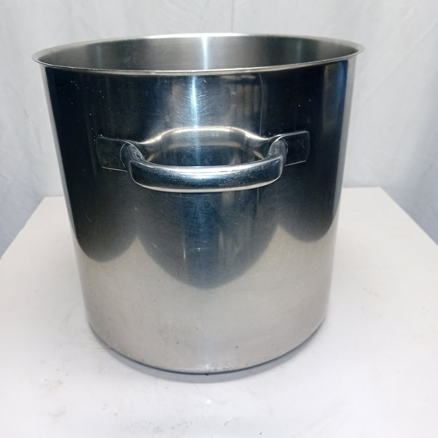 Pentola usata in acciaio a induzione, altezza 30cm, diametro 33cm Ristorazione Sd Service Store