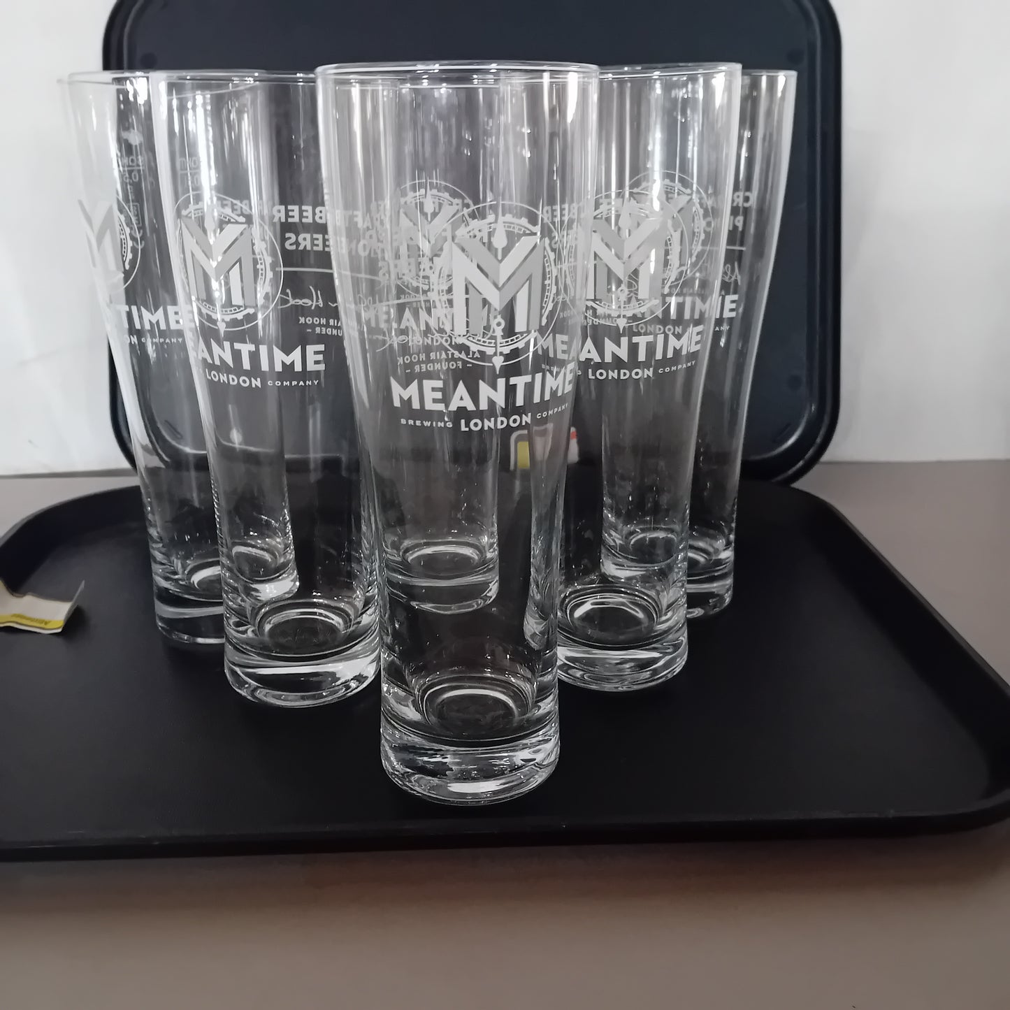 Bicchieri in vetro da birra usati, 0 5l., marca Meantime London, 1 set da 6 pezzi Attrezzatura da ristorazione usata Sd Service Store