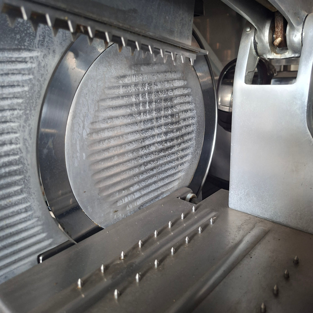 Affettatrice Dritta  per ristorante (lama 32.5)  (380 V)