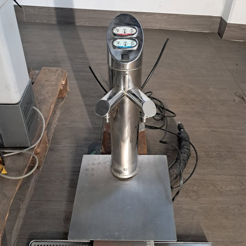 Spillatore acqua refrigerato con erogatori e depuratore,usato per ristorazione Attrezzatura da ristorazione usata Sd Service Store