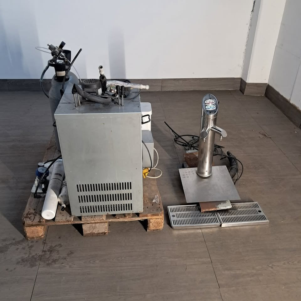 Spillatore acqua refrigerato con erogatori e depuratore,usato per ristorazione Attrezzatura da ristorazione usata Sd Service Store