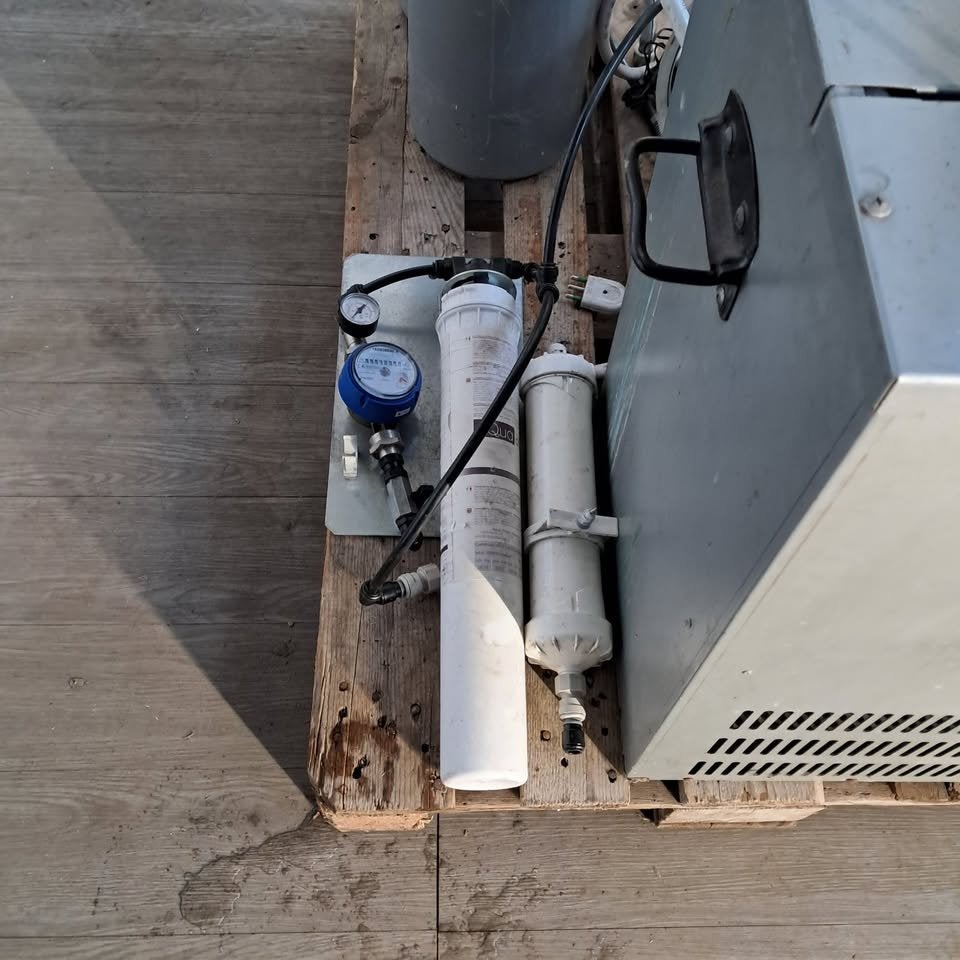 Spillatore acqua refrigerato con erogatori e depuratore,usato per ristorazione Attrezzatura da ristorazione usata Sd Service Store