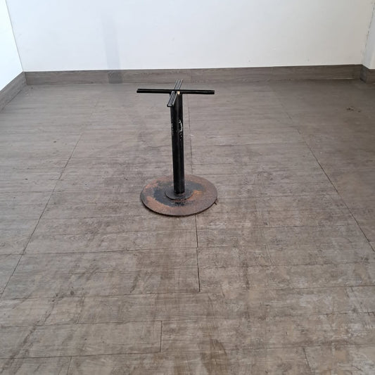 11 piantane in ghisa per tavoli ristorante (supportano piano 80x80 ) altezza della base 69 cm, usati per ristorazione Attrezzatura da ristorazione usata Sd Service Store