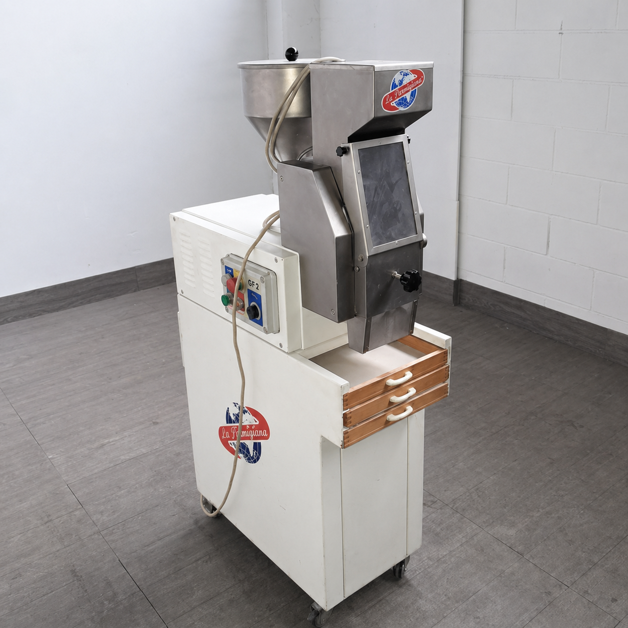 Gnoccatrice professionale ; 380 v ; (macchinario per fare gli gnocchi), usata per panificazione Attrezzatura da ristorazione usata Sd Service Store