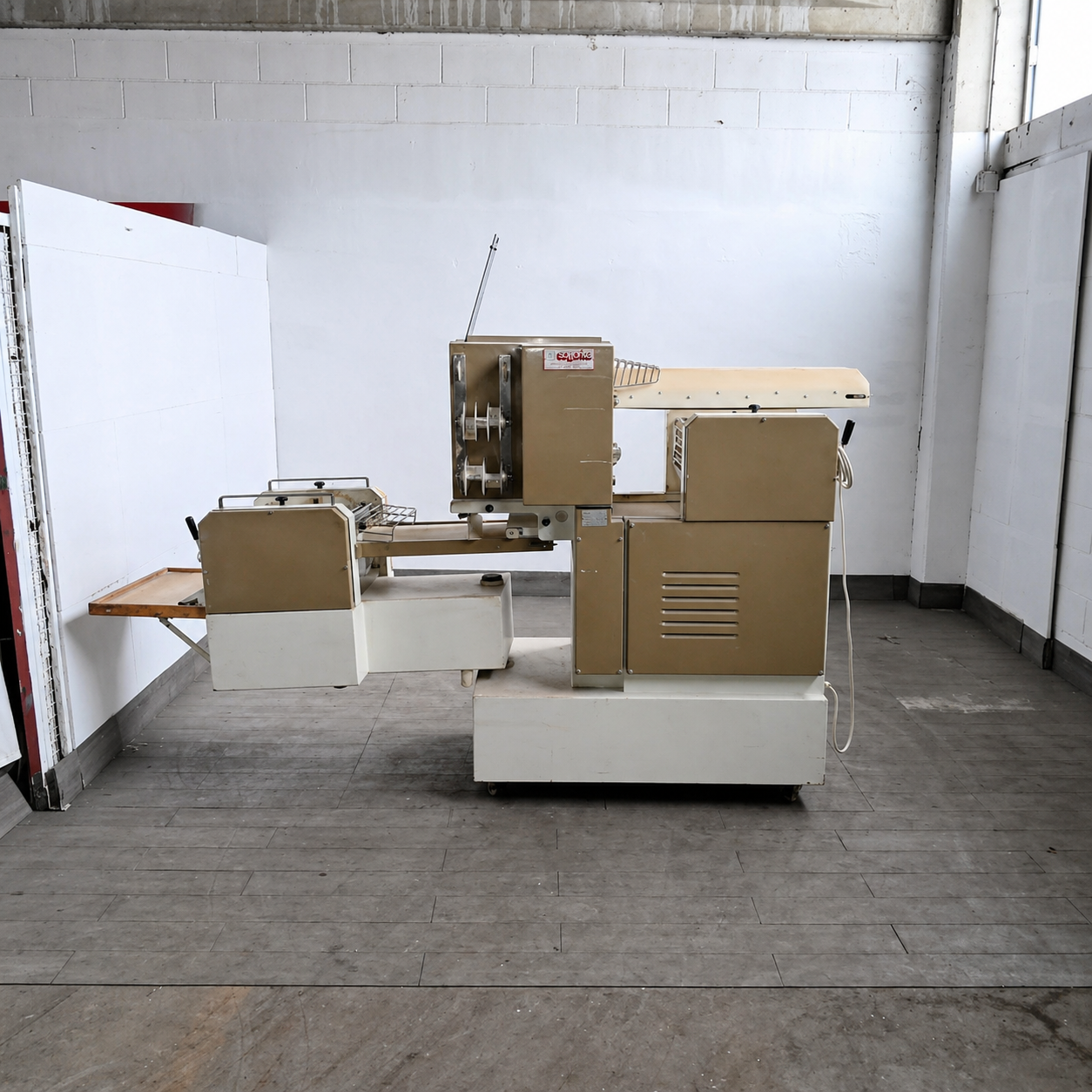 Gruppo per modellare il pane (marca sottoriva) — usato per panificazione Attrezzatura da ristorazione usata Sd Service Store