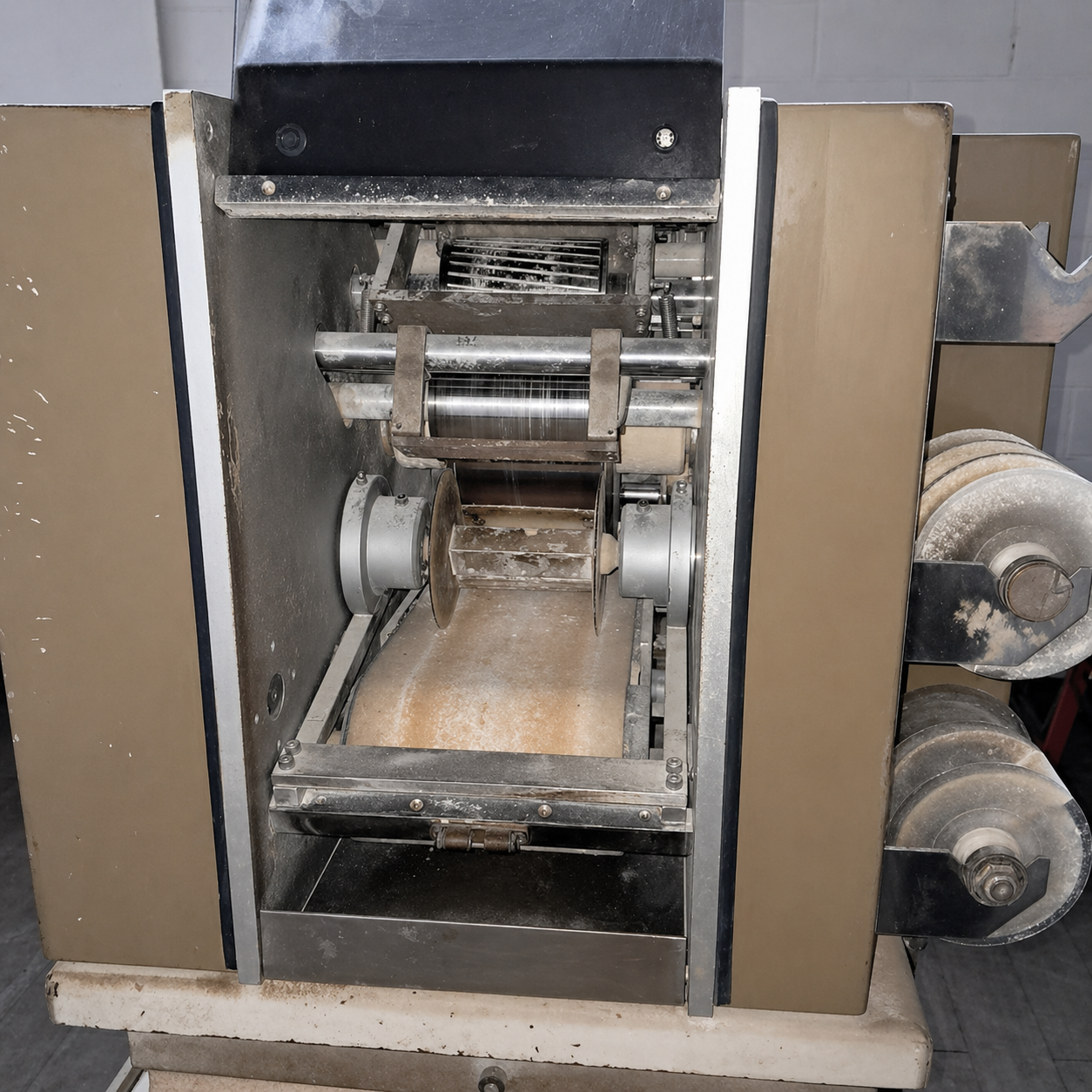 Gruppo per modellare il pane (marca sottoriva) — usato per panificazione Attrezzatura da ristorazione usata Sd Service Store