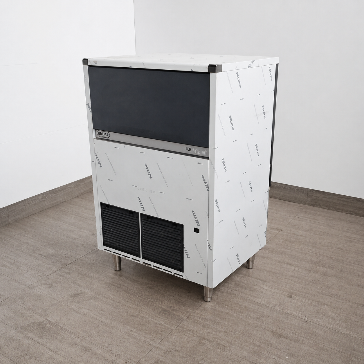 Produttore di ghiaccio professionale ; cubetto pieno ; 95 kg al giorno ; (anno 2022), usato per ristorazione Attrezzatura da ristorazione usata Sd Service Store