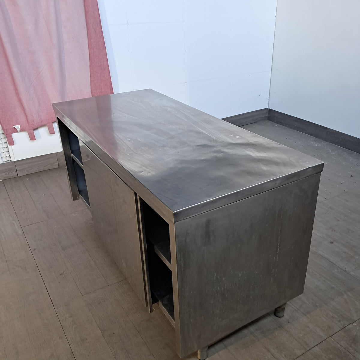 Banco in acciaio inox AISI 304 con 2 porte scorrevoli, L 160 cm, P 70 cm, H 85 cm — usato Attrezzatura da ristorazione usata Sd Service Store
