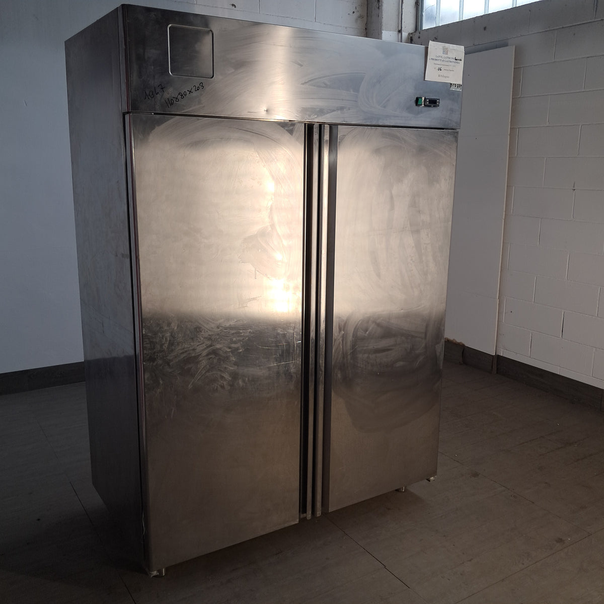 Frigorifero positivo a 2 colonne da 1400 L in acciaio inox AISI 304, L 140 cm, P 80 cm, H 203 cm — usato Attrezzatura da ristorazione usata Sd Service Store
