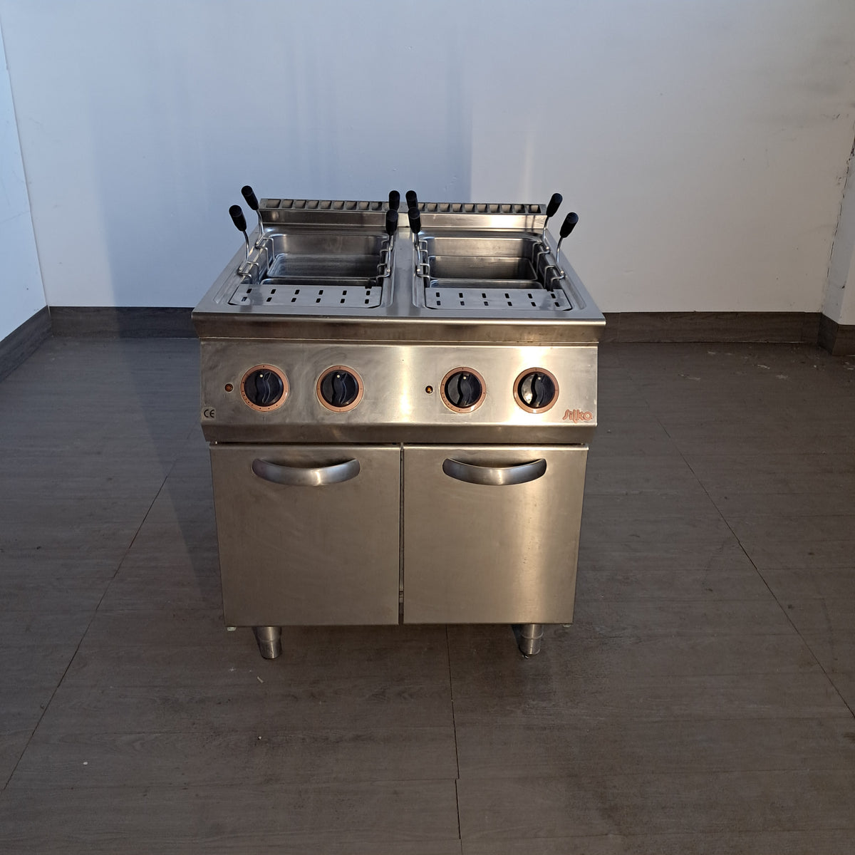 Bollitore elettrico 2 vasche ( 380  V)  ( Marca Silko)  L 90 P 90 H 85