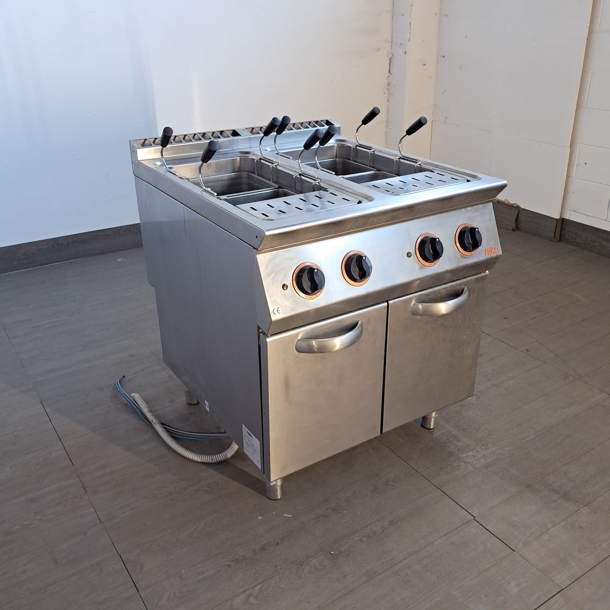 Bollitore elettrico 2 vasche ( 380  V)  ( Marca Silko)  L 90 P 90 H 85