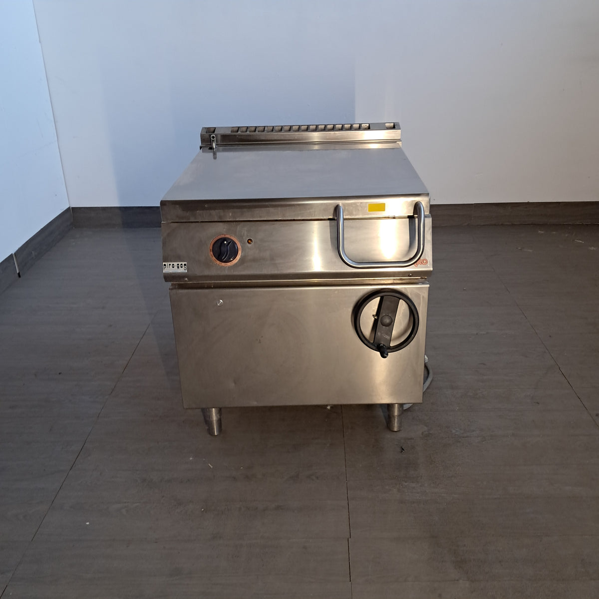 Brasiera elettrica apertura manuale ( 380 V)  ( Marca Silko )  L 90 P 90 H 85