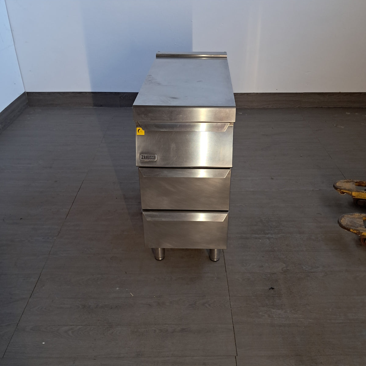 Cassettiera Zanussi in acciaio inox AISI 304 con 3 cassetti, L 90 cm, P 40 cm, H 85 cm — usata Attrezzatura da ristorazione usata Sd Service Store