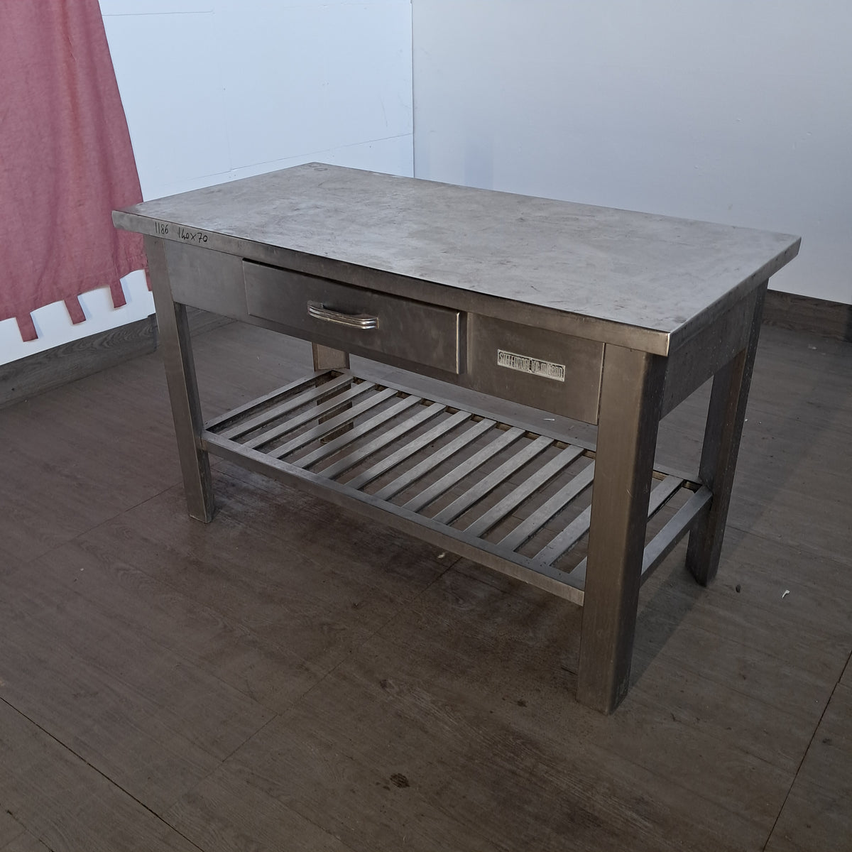 Tavolo inox AISI 304 con 1 cassetto centrale, L 140 cm, P 70 cm, H 85 cm — usato Attrezzatura da ristorazione usata Sd Service Store