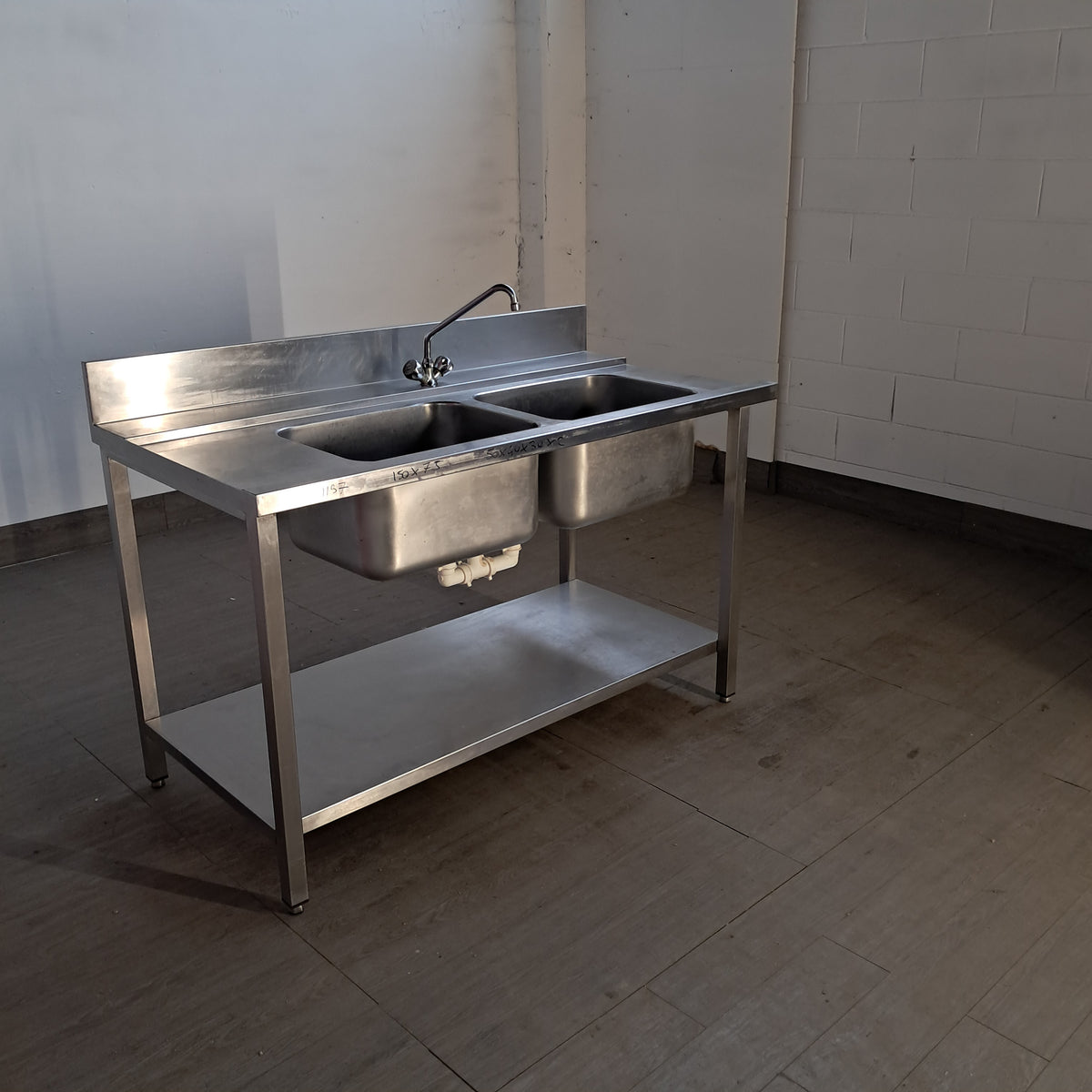 Lavandino inox AISI 304 a 2 vasche con aggancio lavastoviglie a capote, L 150 cm, P 75 cm, H 85 cm — usato Attrezzatura da ristorazione usata Sd Service Store