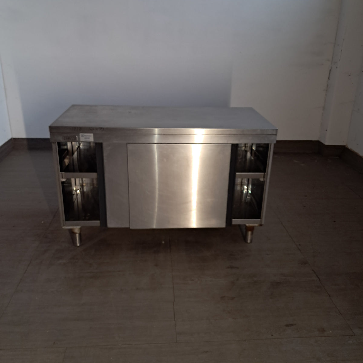 Banco inox AISI 304 con 2 sportelli, L 140 cm, P 70 cm, H 85 cm — usato Attrezzatura da ristorazione usata Sd Service Store