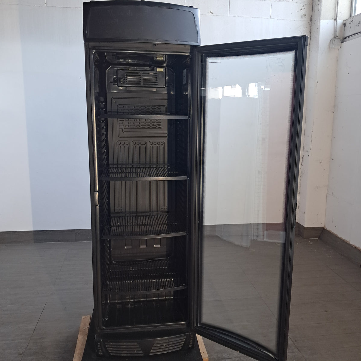 Vetrina refrigerata per bibite, L 198 cm, P 60 cm, H 60 cm — usata Attrezzatura da ristorazione usata Sd Service Store