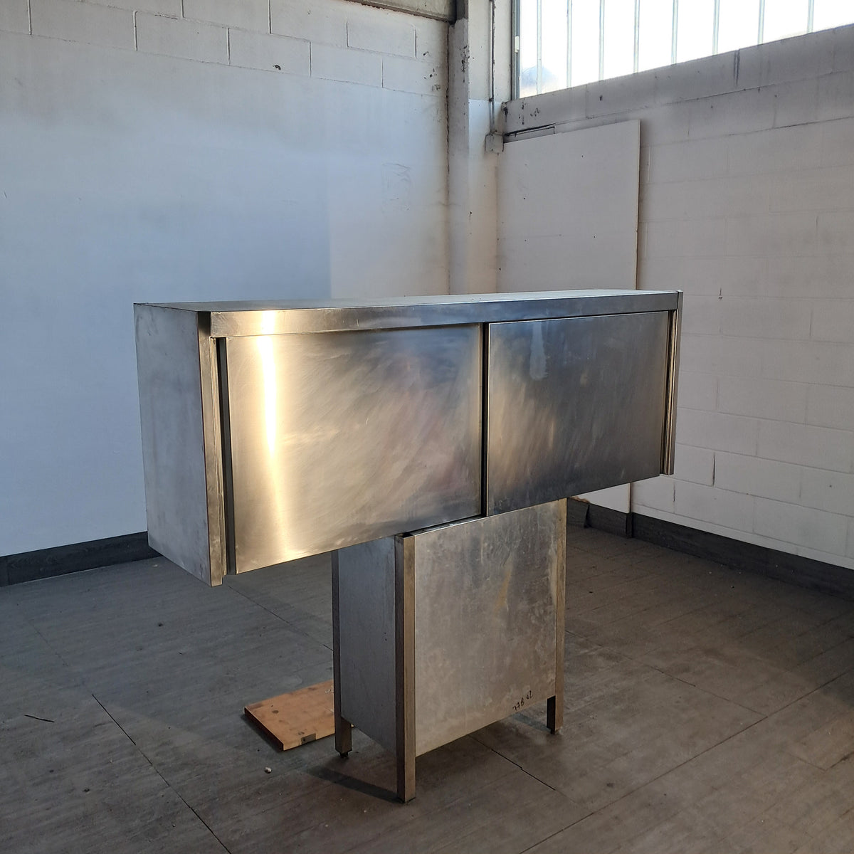 Pensile a muro in acciaio Aisi 304 con 2 sportelli  L 180 P 40 H 66