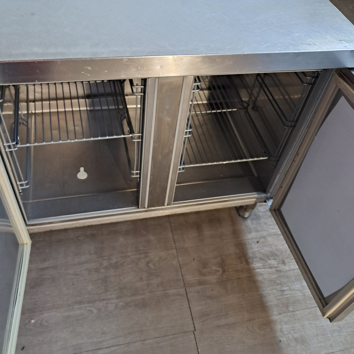 Banco frigorifero negativo inox AISI 304 con 2 sportelli, L 120 cm, P 70 cm, H 85 cm — usato Attrezzatura da ristorazione usata Sd Service Store