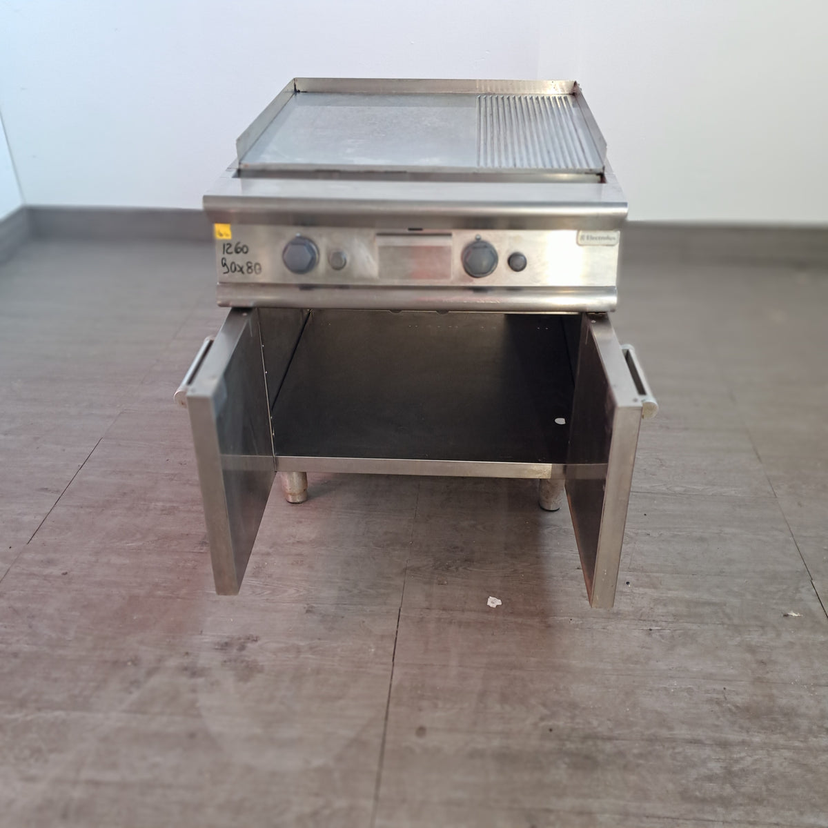 Piastra frytop a gas in acciaio Aisi 304 (2/3 liscia - 1/3 rigata)  L 80 P 90 H 85