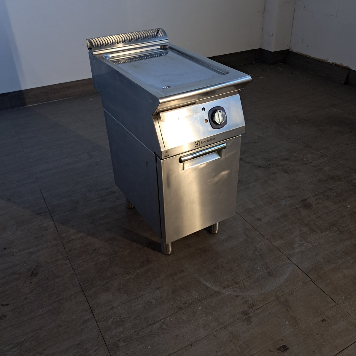 Piastra elettrica liscia Electrolux, 380 V, L 40 cm, P 70 cm, H 85 cm — usata Attrezzatura da ristorazione usata Sd Service Store