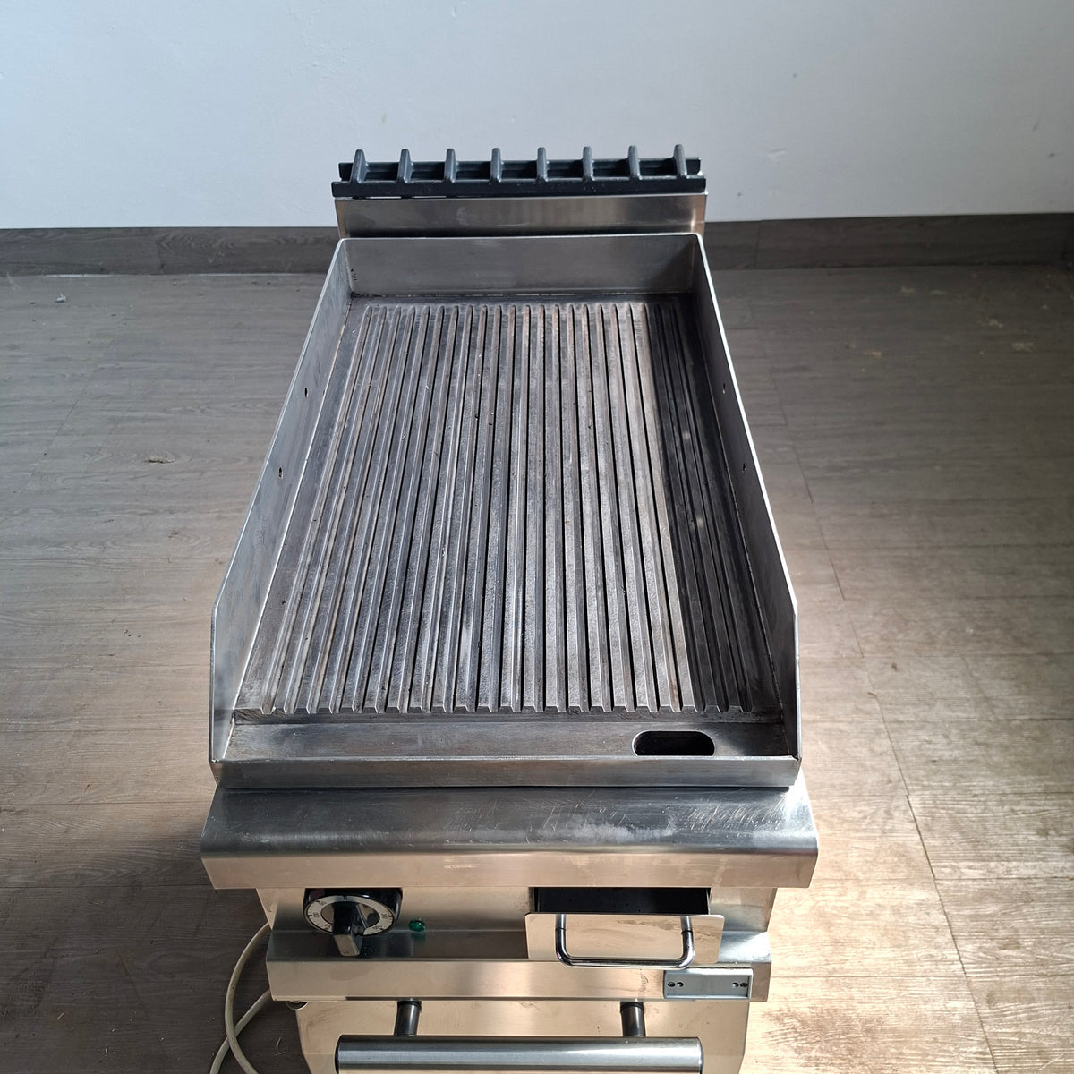 Piastra per cottura rigata per ristorante (380 V) L 45 P 75 H 85 Attrezzatura da ristorazione usata Sd Service Store