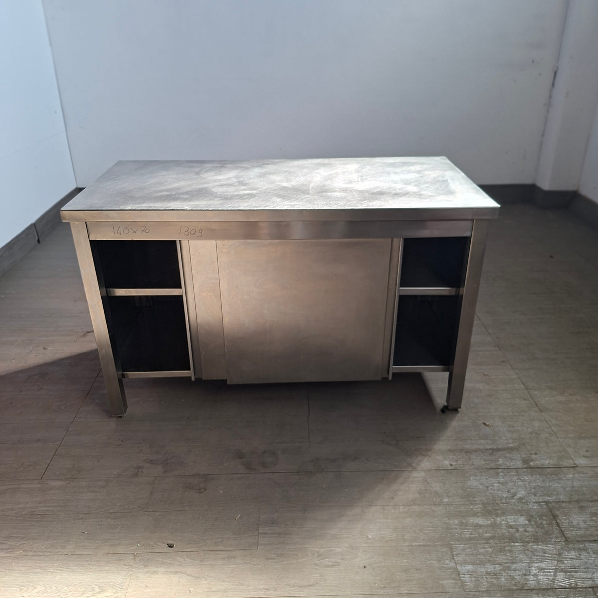 Banco in acciao per ristorante con 2 sportelli L 140 P 70 H 85