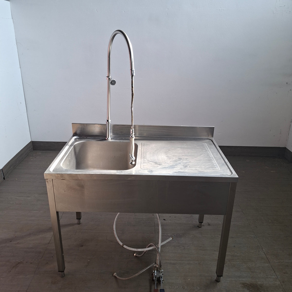 Lavandino 1 vasca per ristorante (vasca 50x50x30) con rubintetto pedale L 120 P 70 H 85
