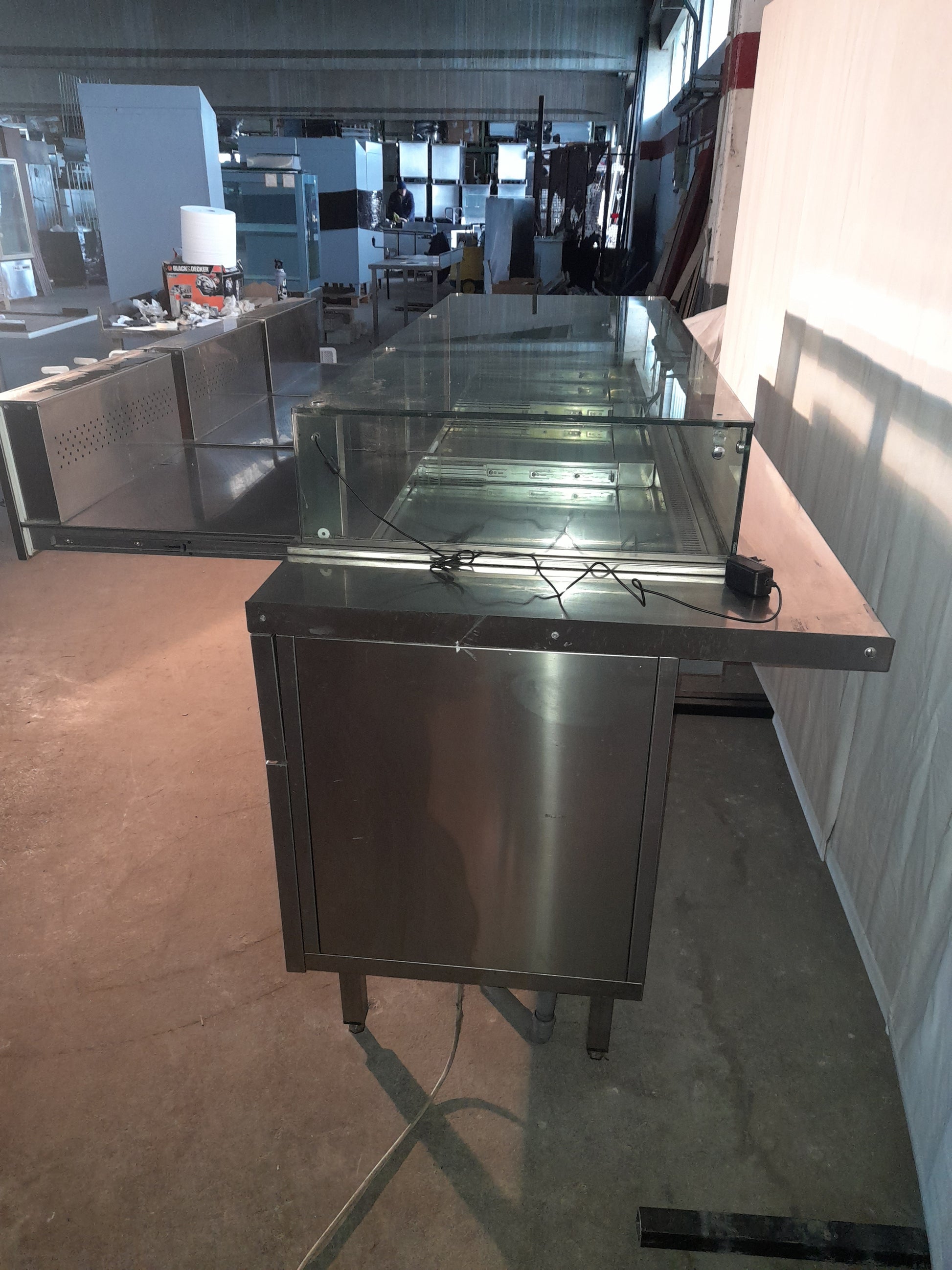 Banco espositore refrigerato usato  in acciaio aisi 304 con 3 casssetti e 3 sportelli (motore a bordo) Attrezzatura da ristorazione usata Sd Service Store   